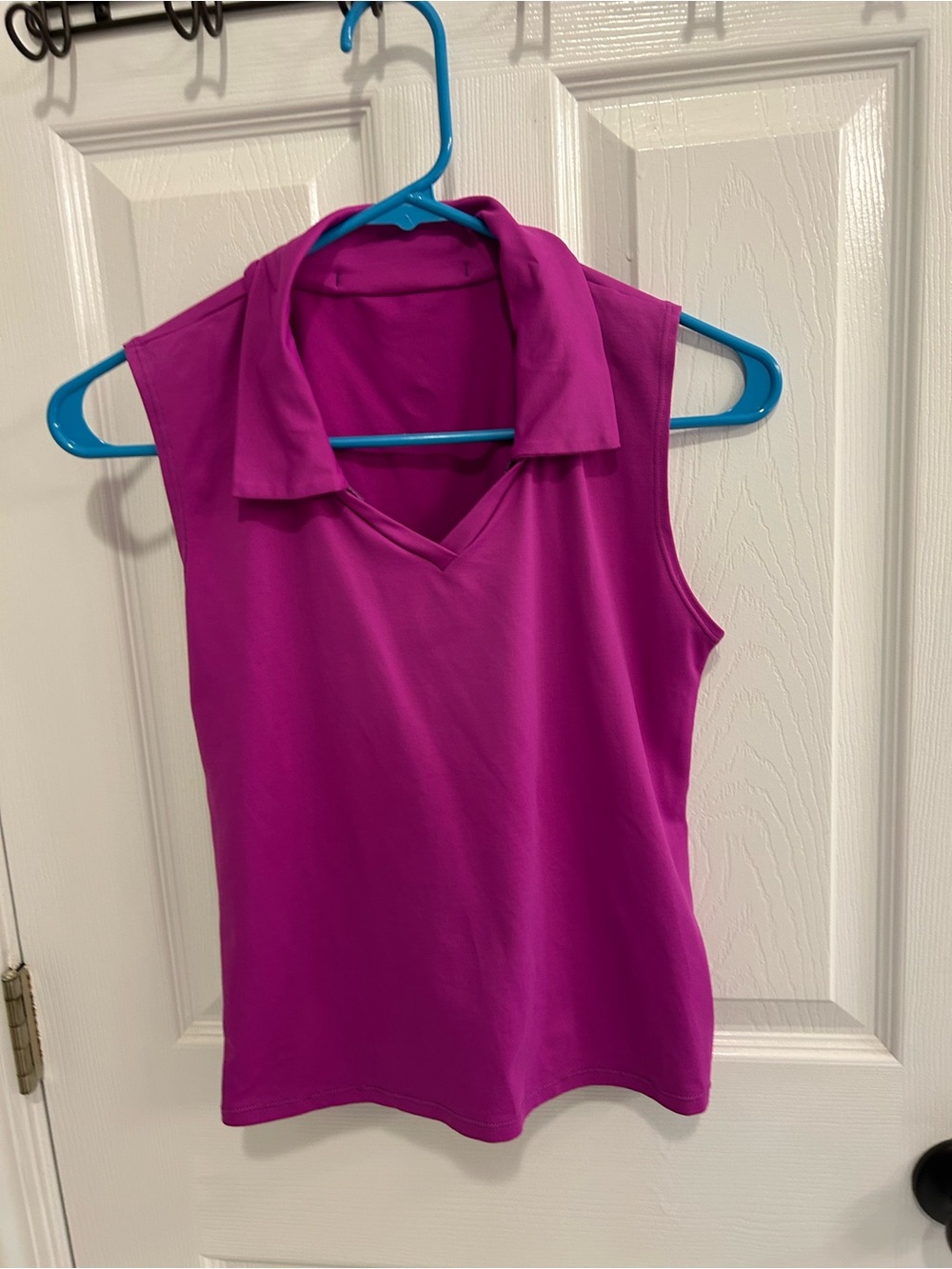 Dona Jo Sunshine Sleeveless V-Neck Polo Top in Magenta